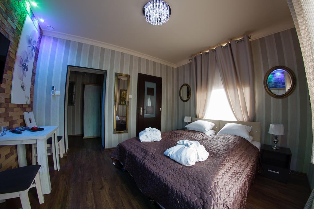 Palac Saturna Czeladz Ruang foto